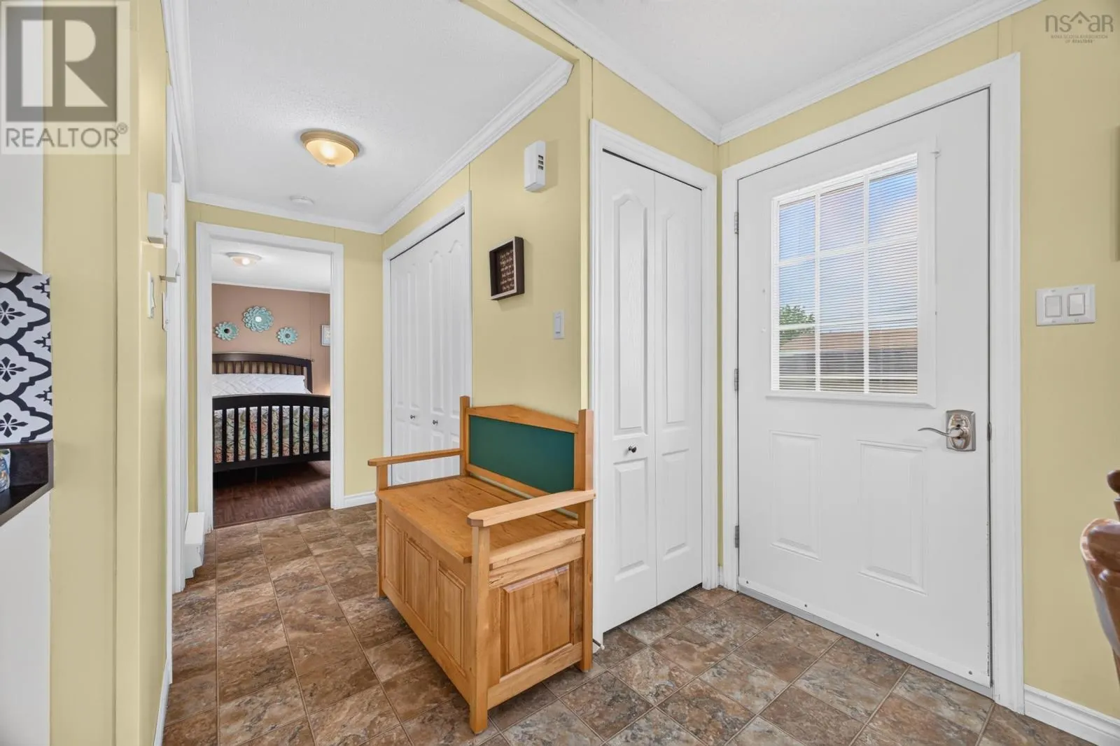 1047 GLEN FOREST Drive