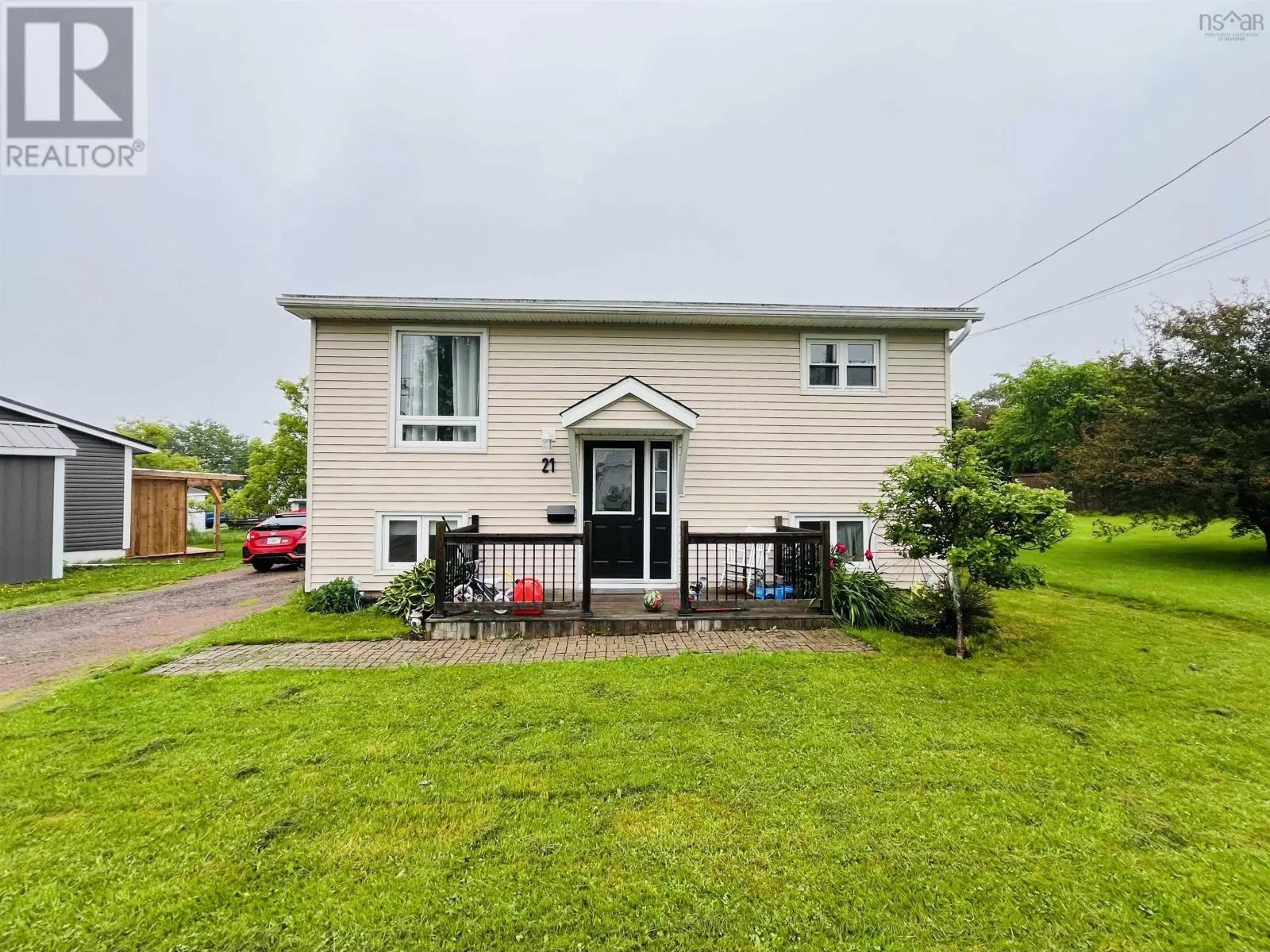 21 Snowden Avenue
