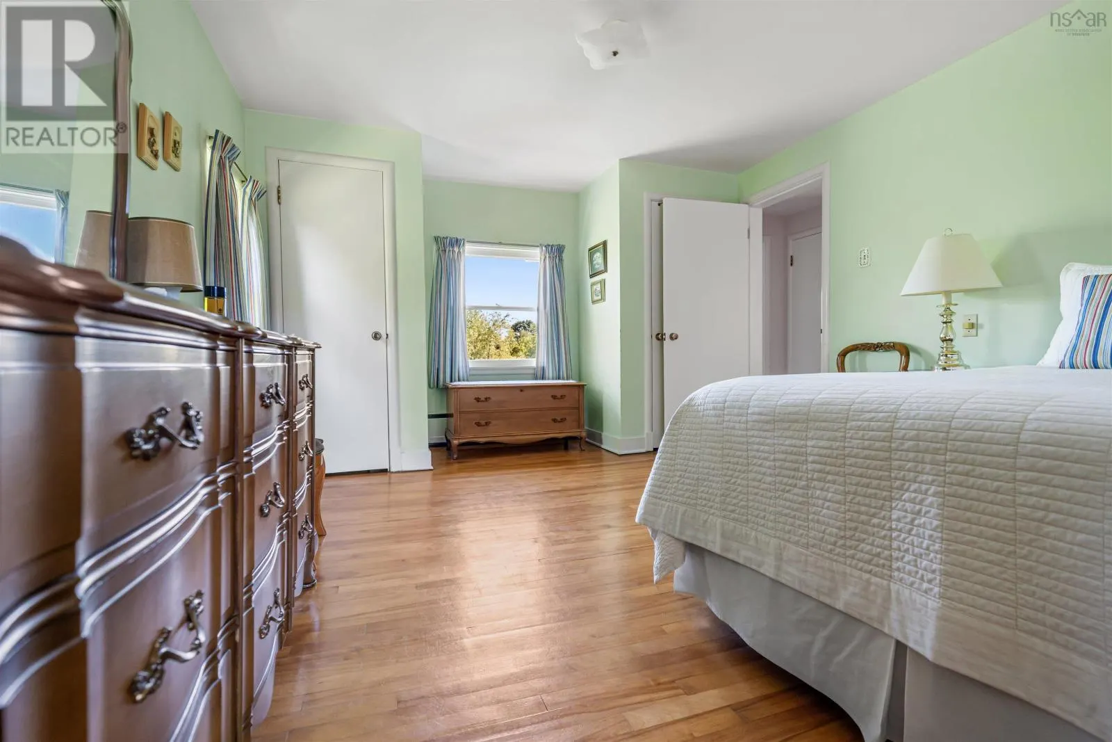 7 ROOSEVELT Avenue