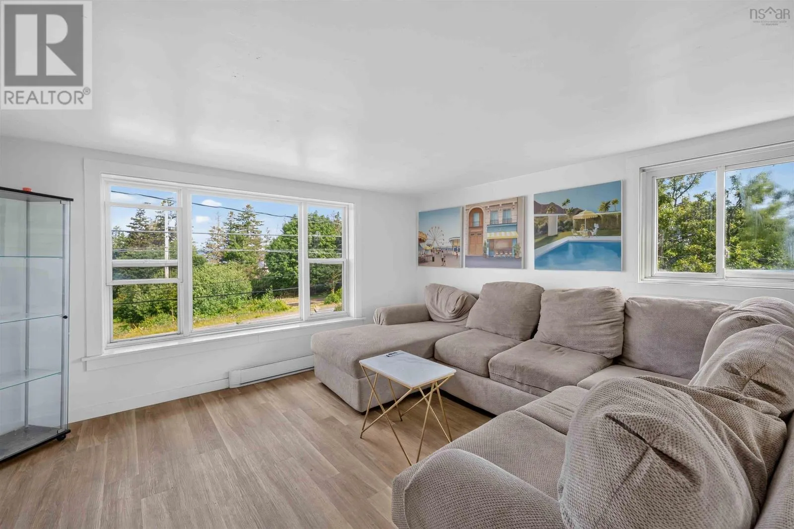 8960 Highway 101