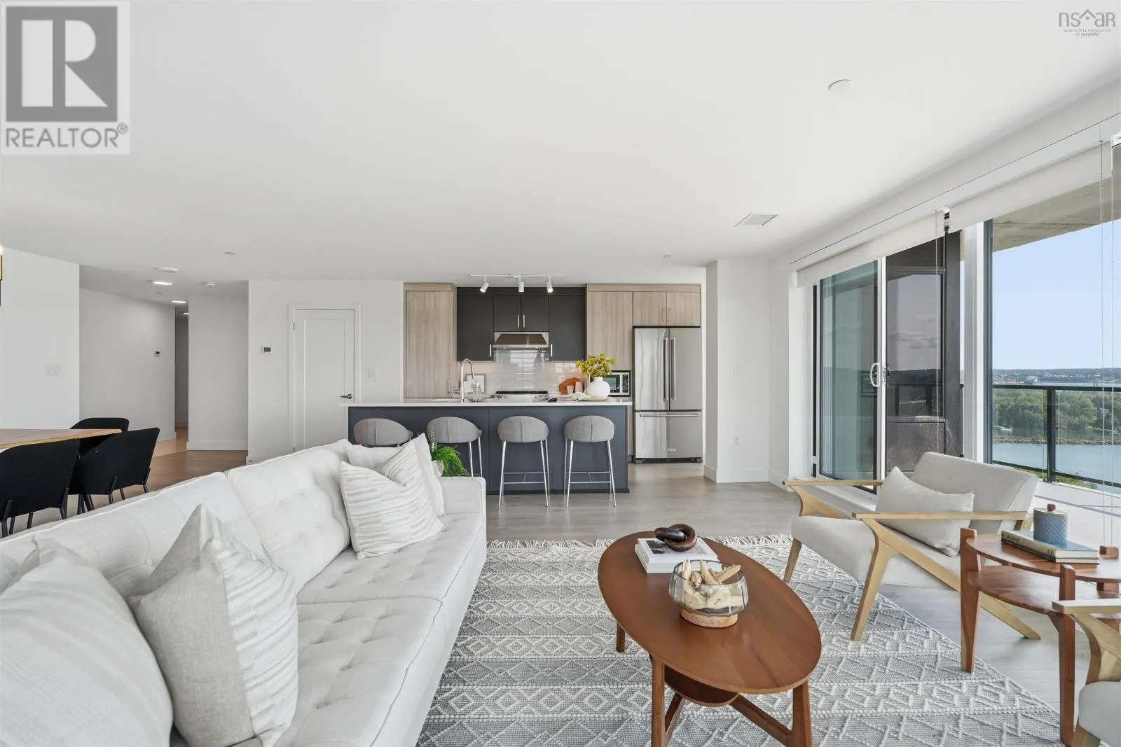 1602 72 Seapoint Road