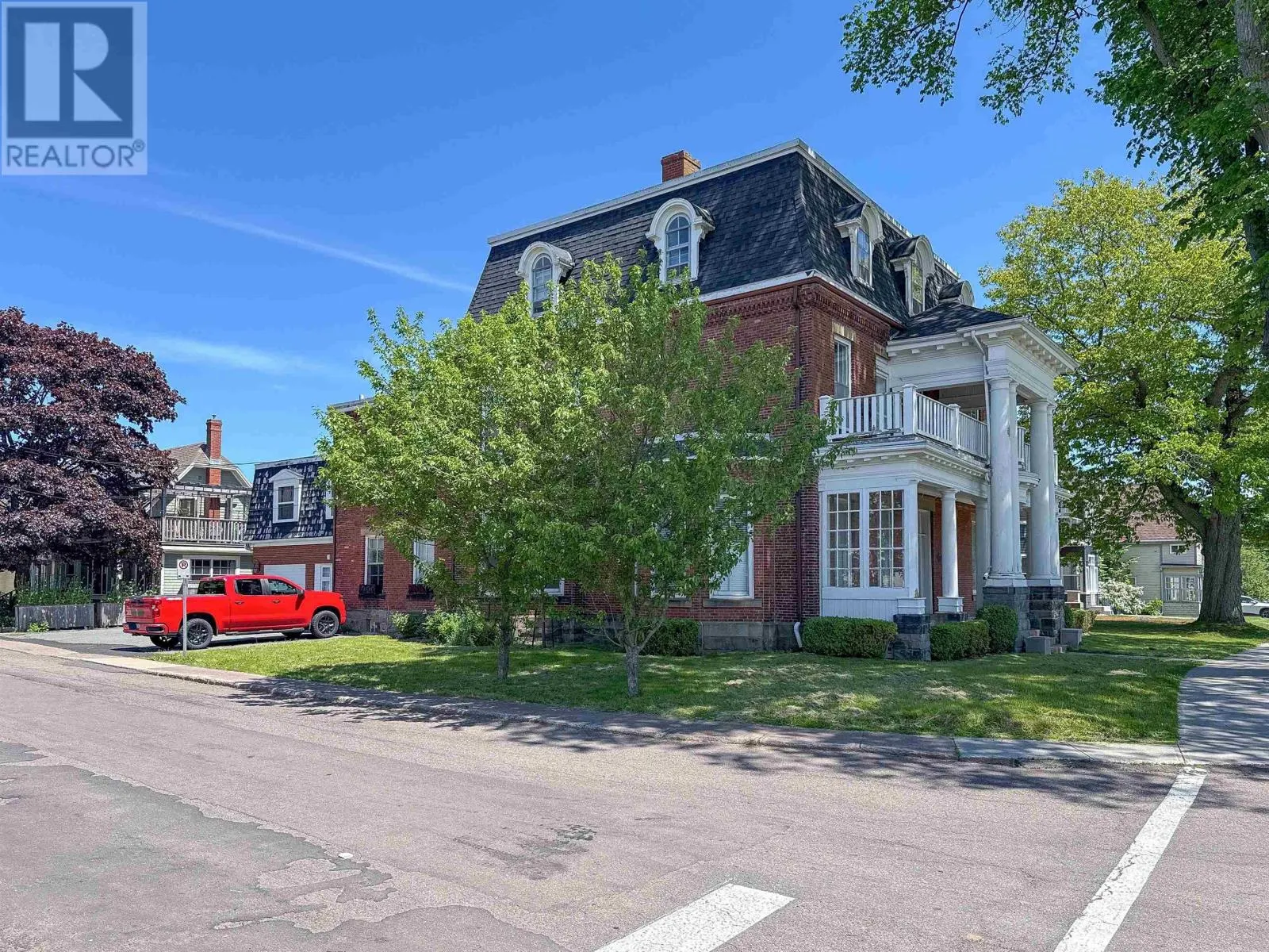 2 Ambrose Street