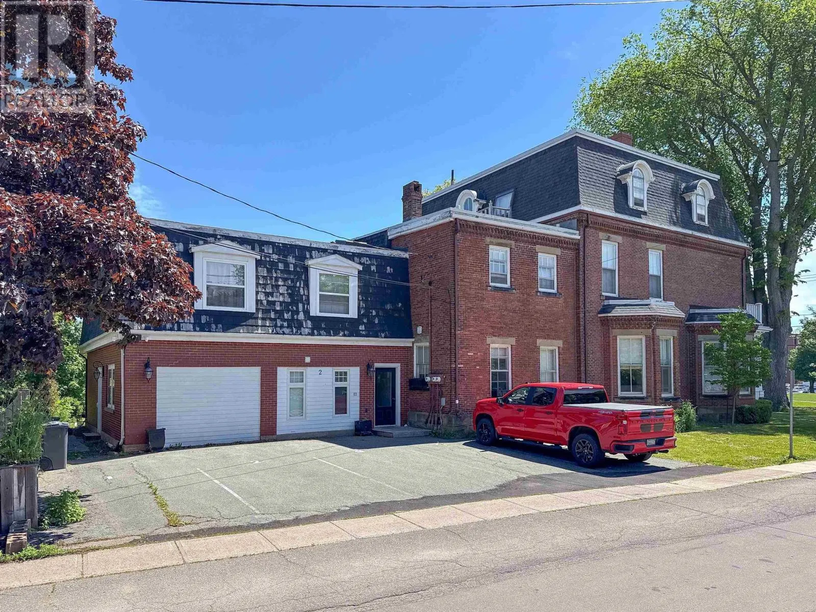 2 Ambrose Street