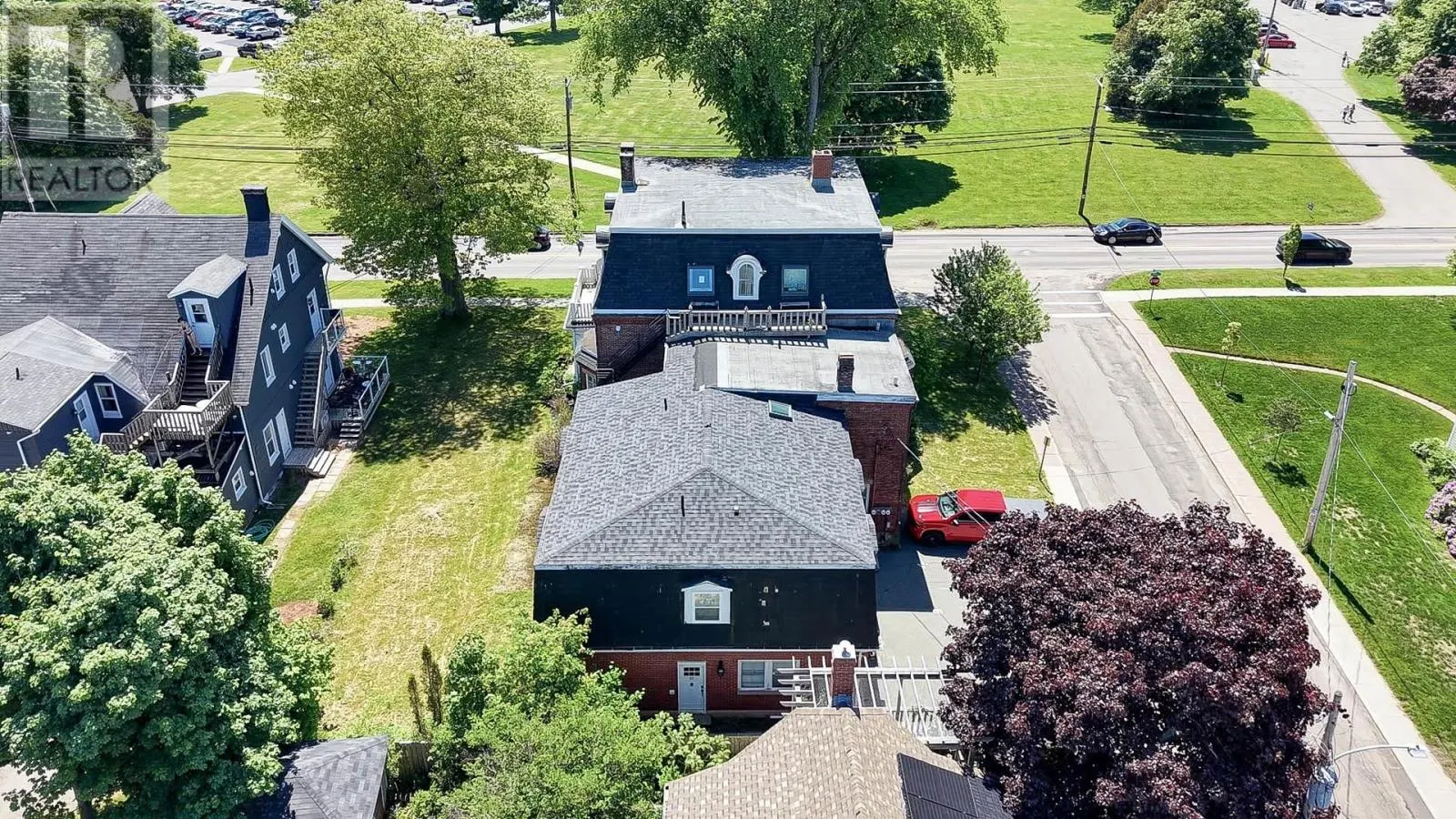 2 Ambrose Street