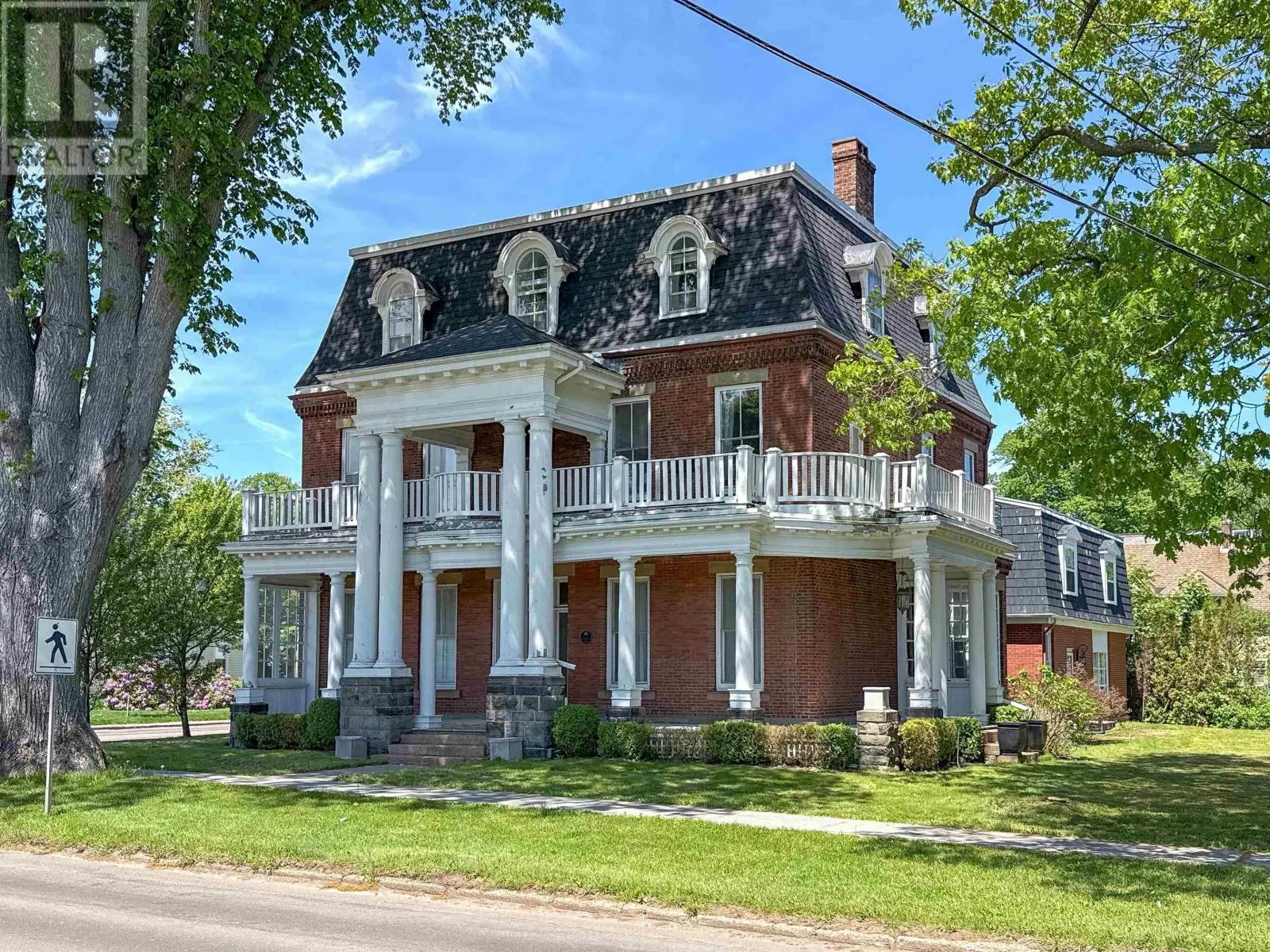 2 Ambrose Street