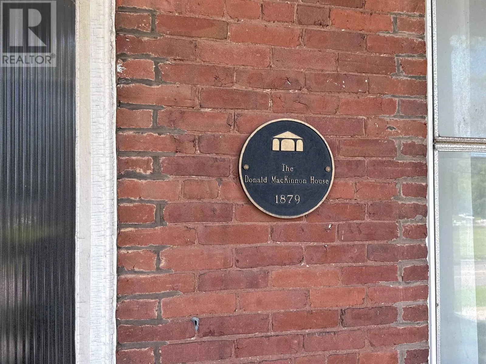 2 Ambrose Street