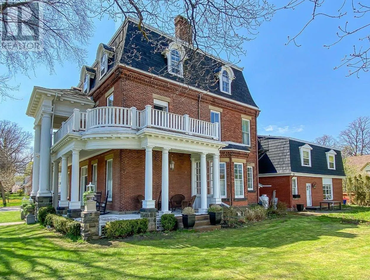 2 Ambrose Street