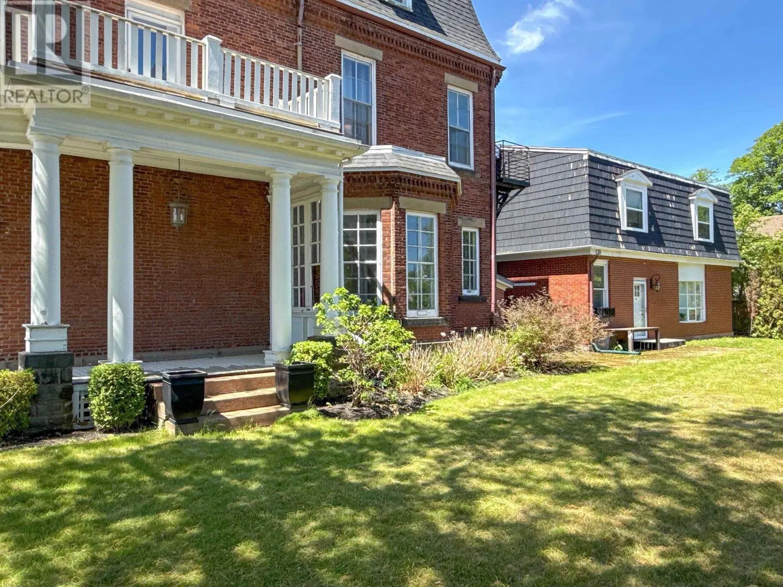 2 Ambrose Street
