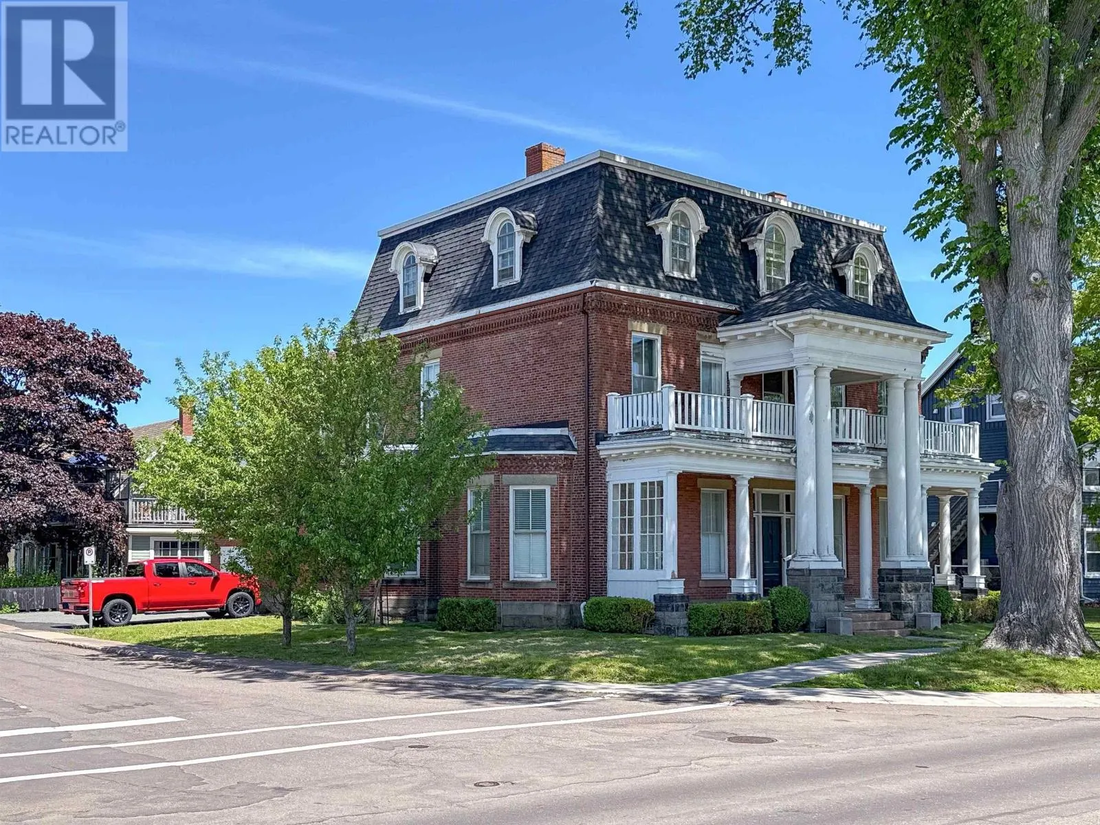 2 Ambrose Street