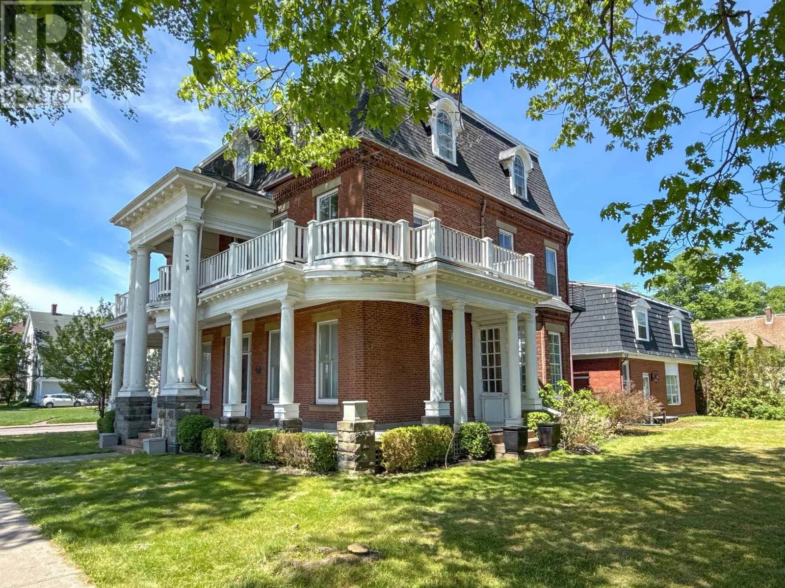 2 Ambrose Street
