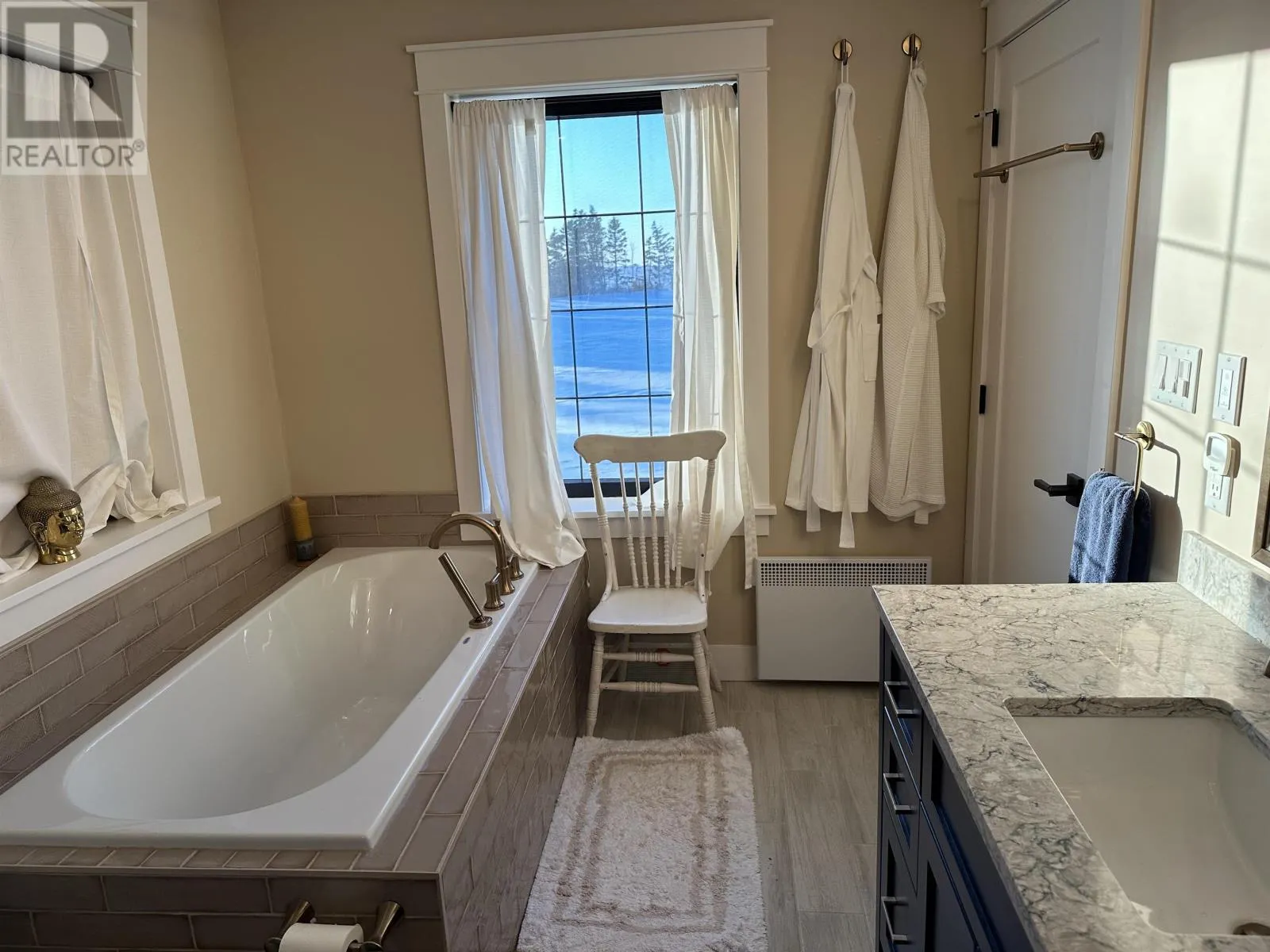 295 Stewart Point