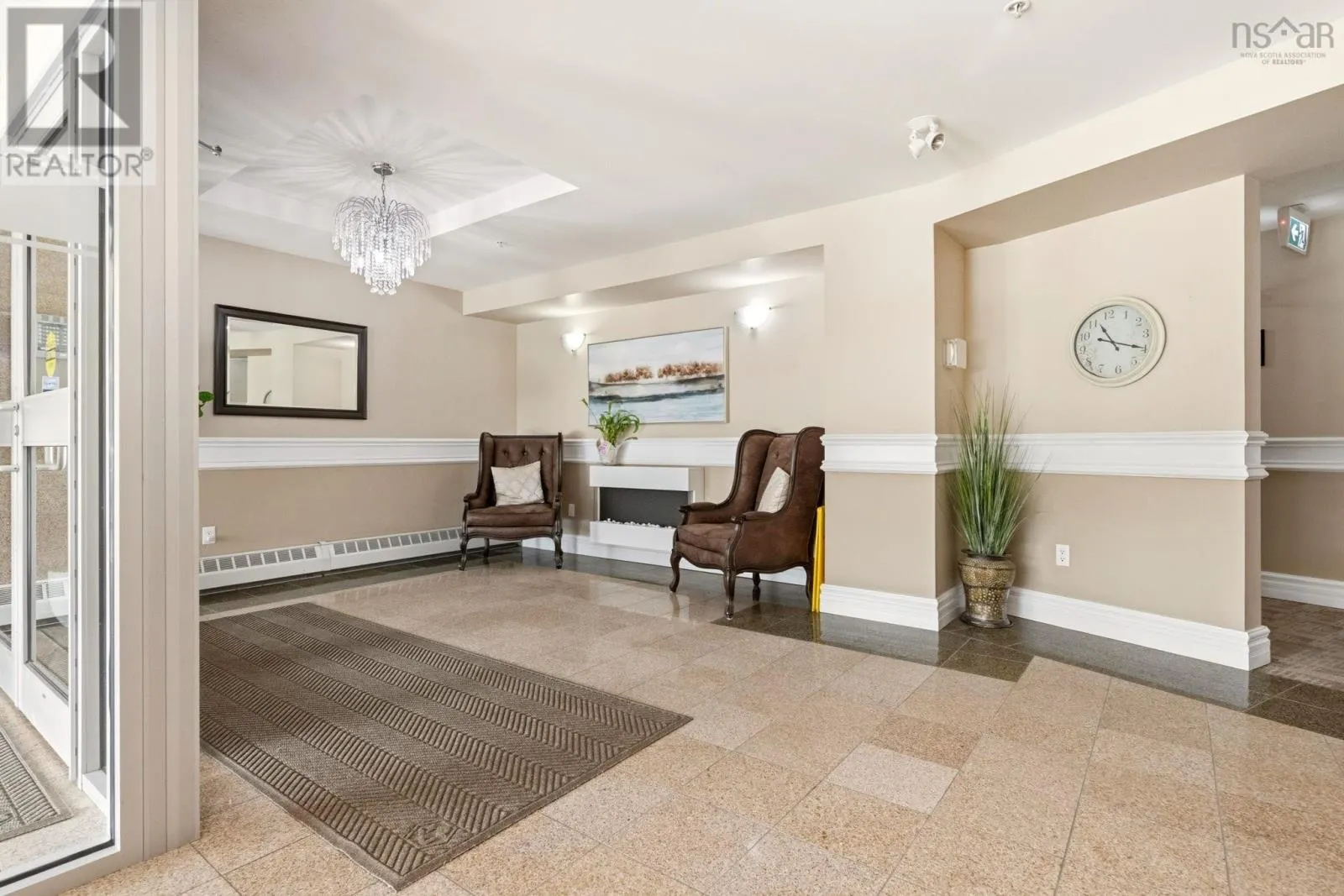 111 87 Pebblecreek Crescent