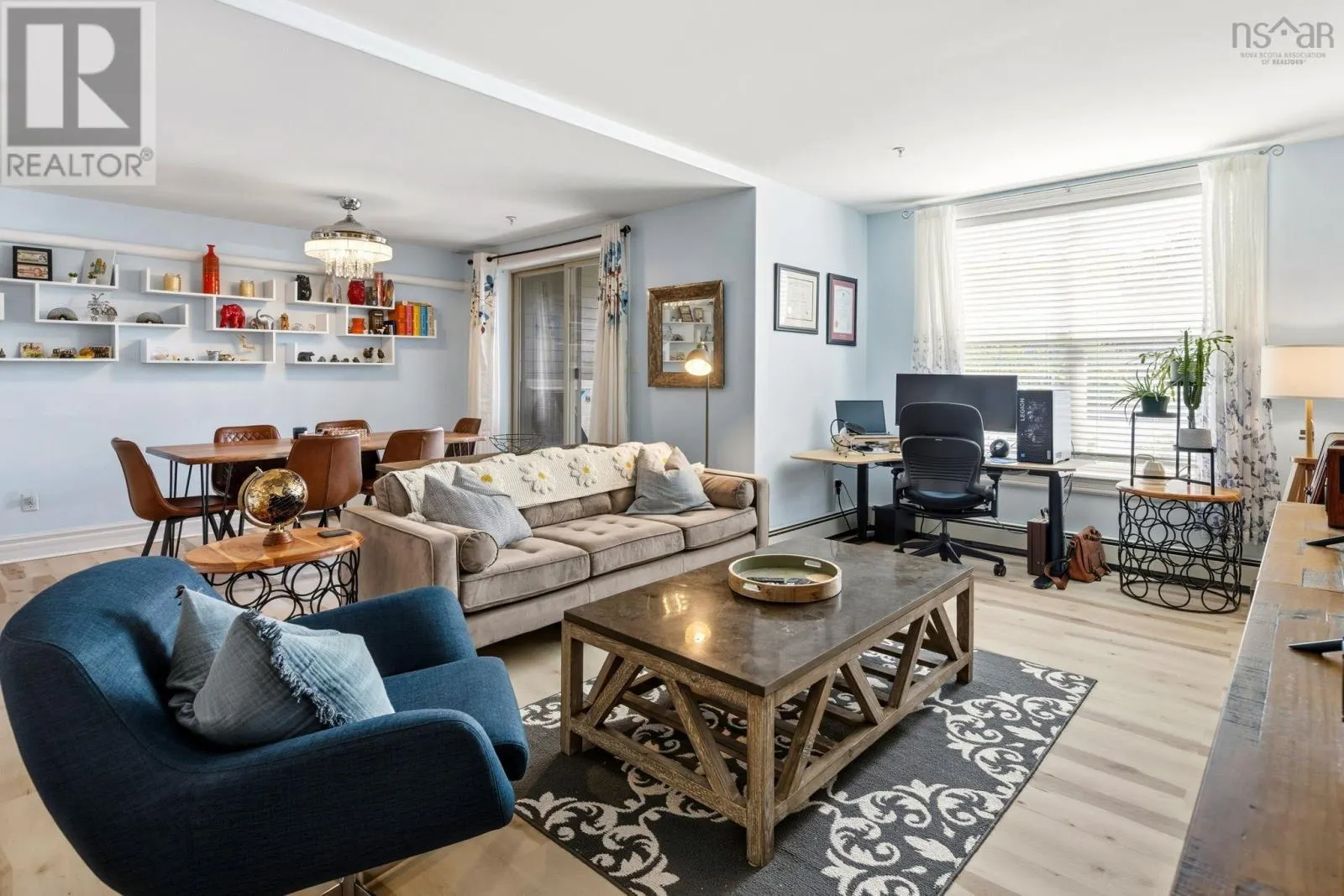 111 87 Pebblecreek Crescent
