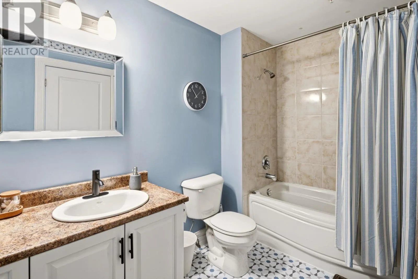 111 87 Pebblecreek Crescent