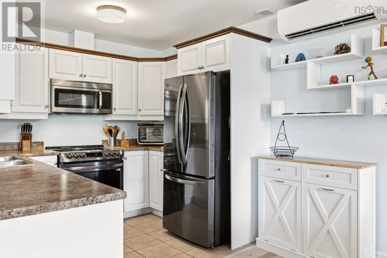 111 87 Pebblecreek Crescent