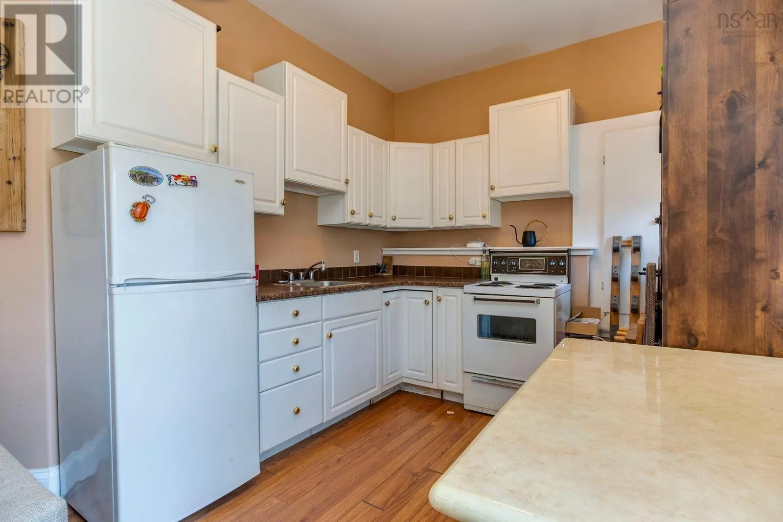 69 Meadowbrook Drive