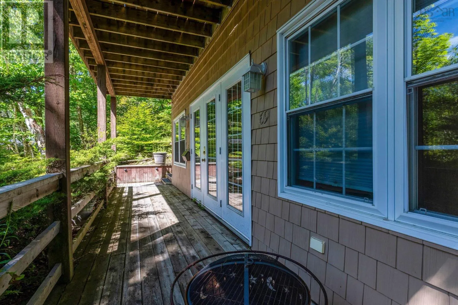 69 Meadowbrook Drive