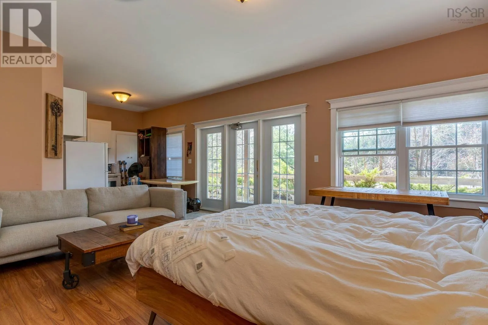 69 Meadowbrook Drive