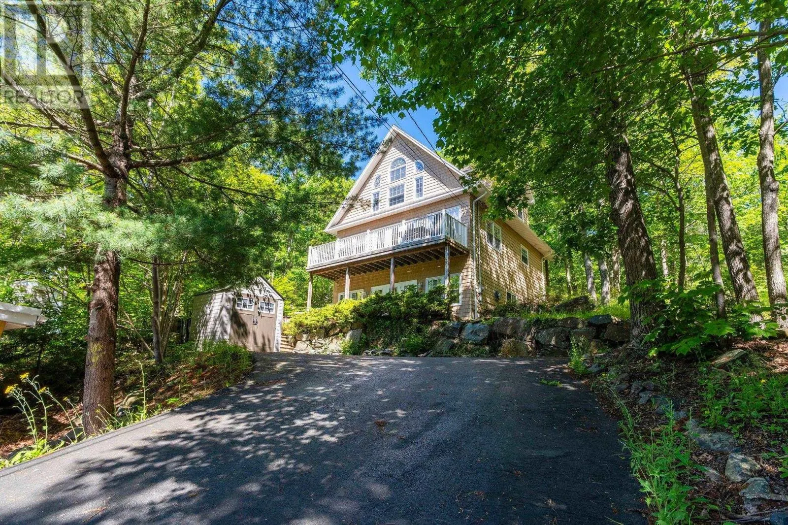 69 Meadowbrook Drive