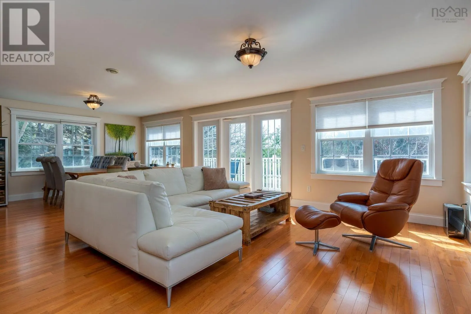 69 Meadowbrook Drive