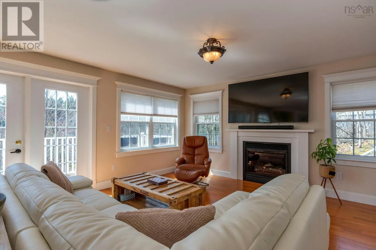 69 Meadowbrook Drive