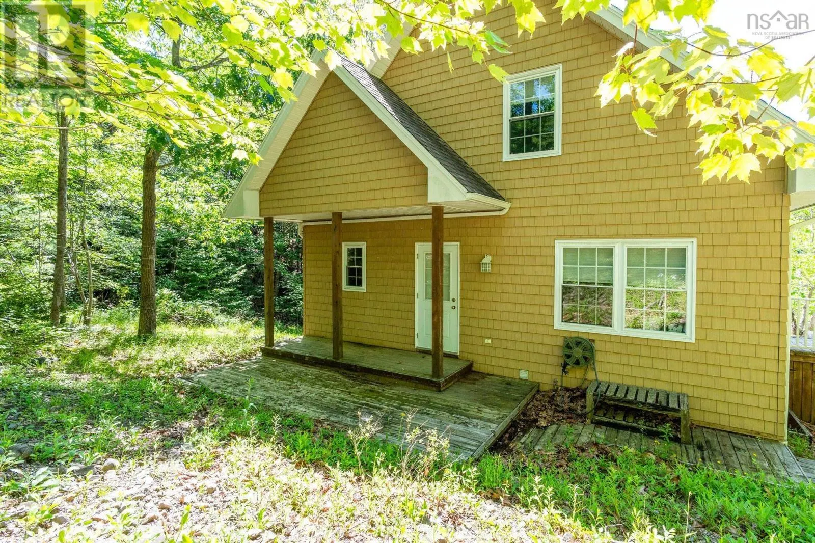 69 Meadowbrook Drive
