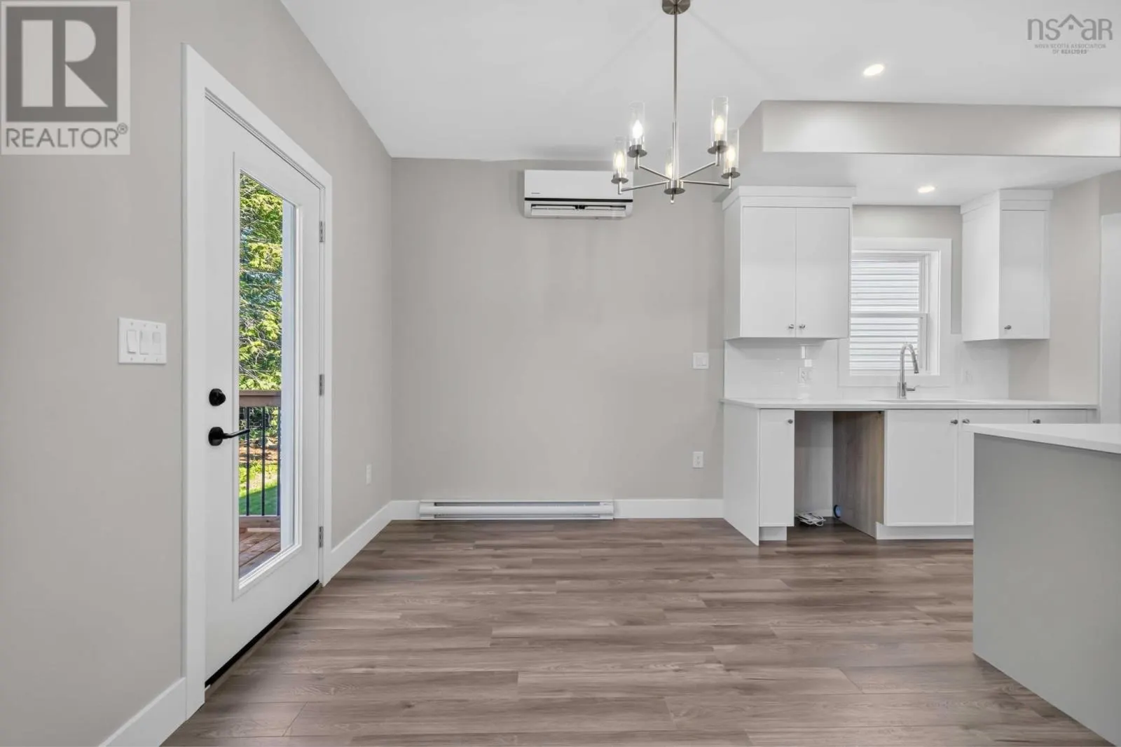 PC-41 33 Pearlgarden Close