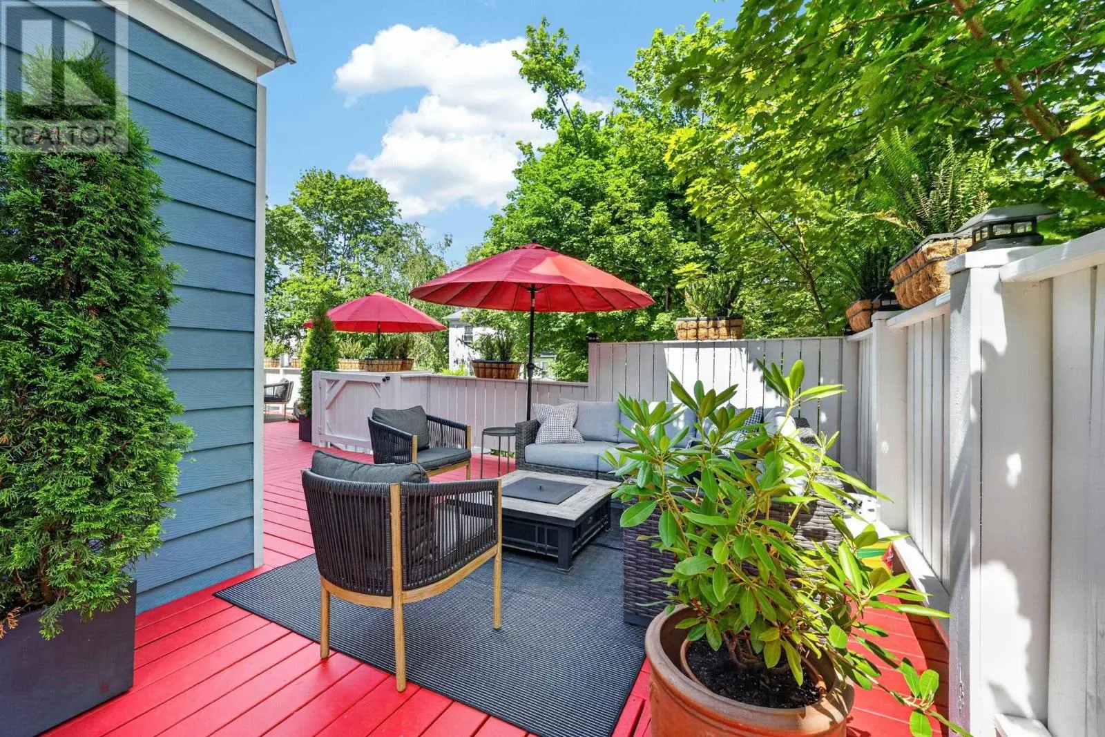 83 Whitney Avenue