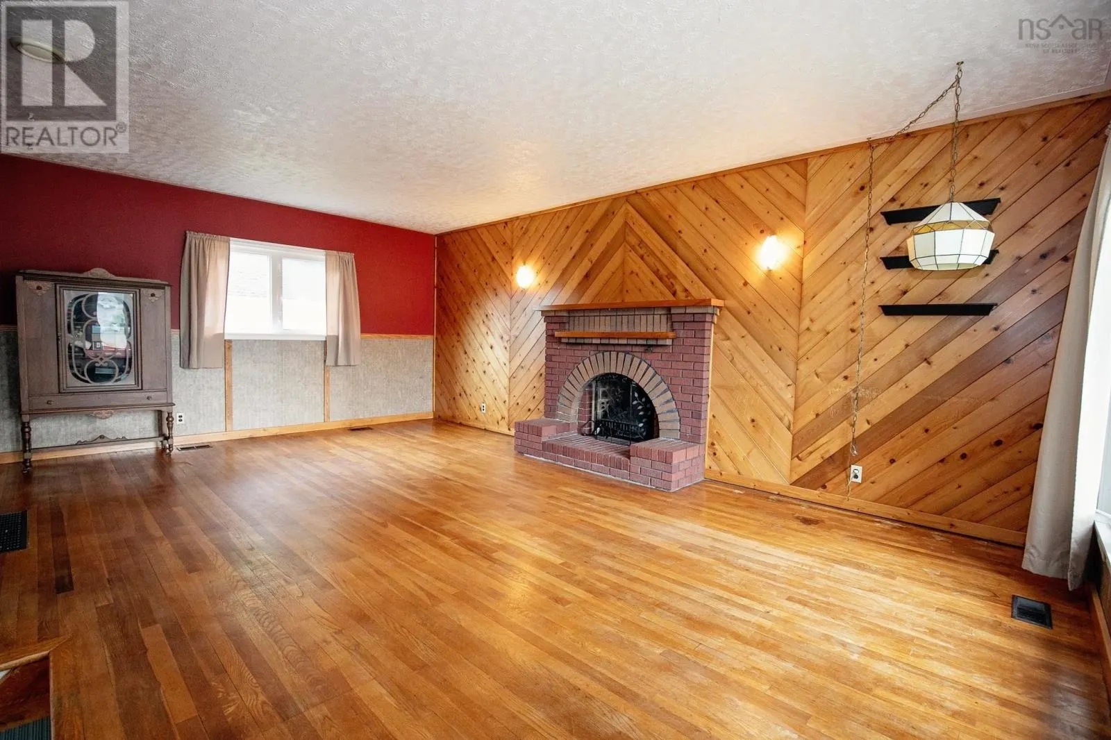 8 Allison Avenue