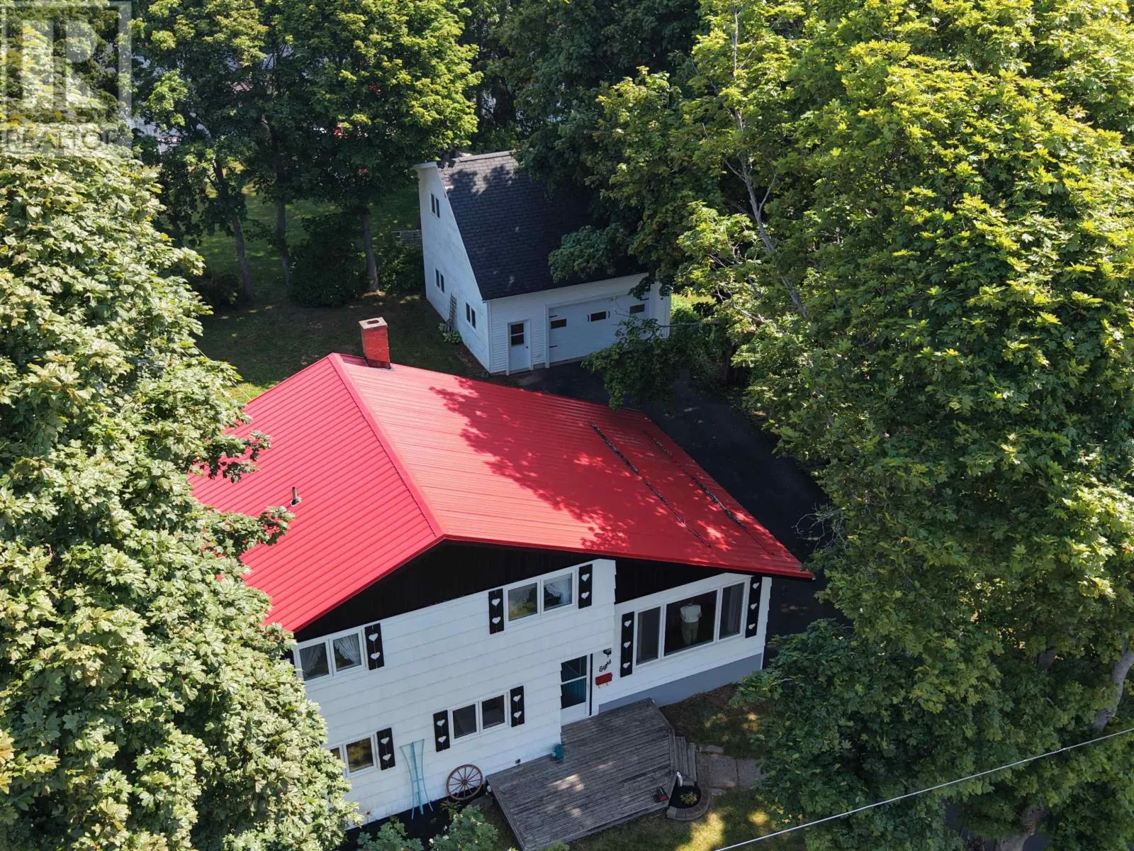 8 Allison Avenue