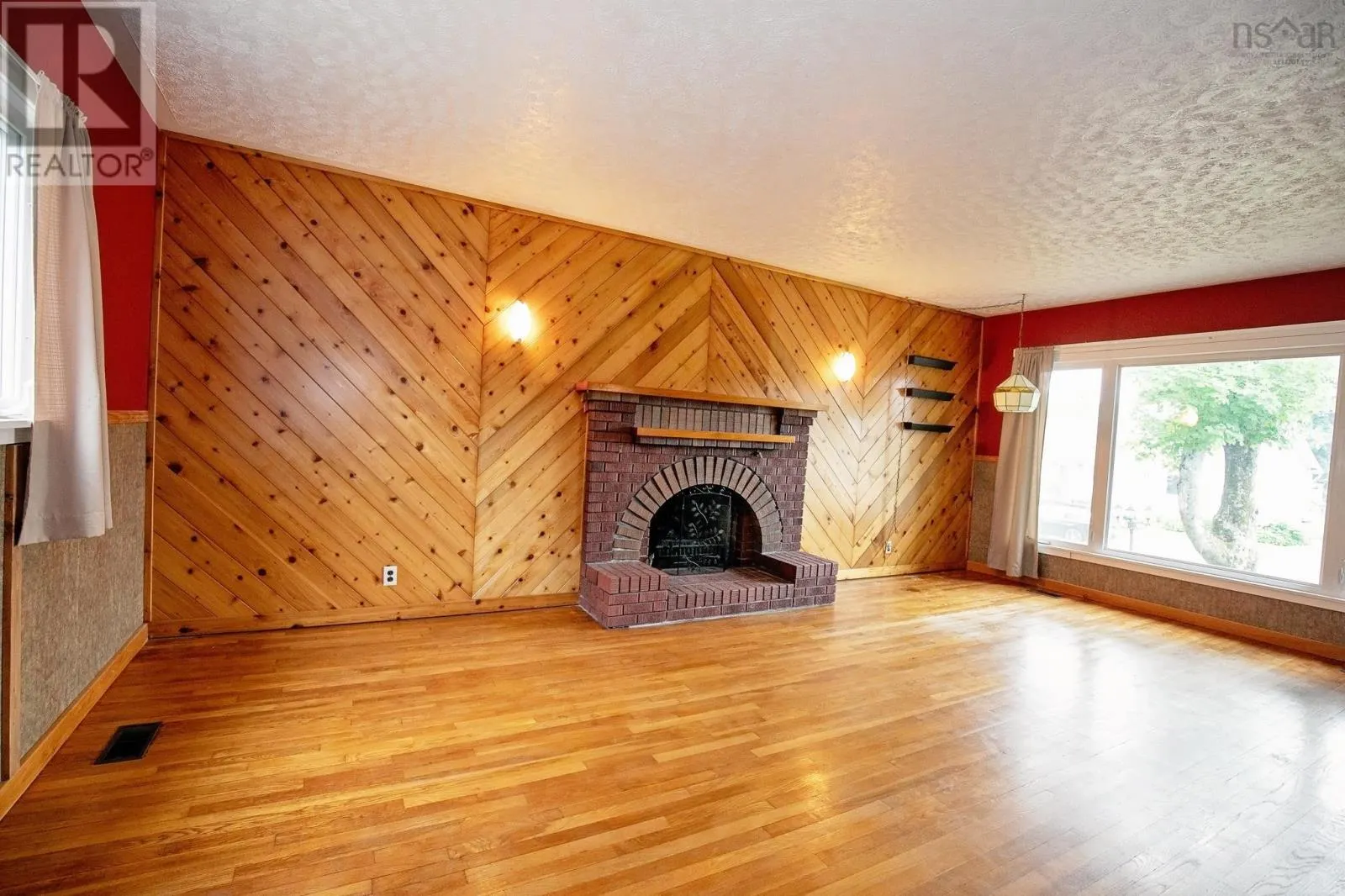 8 Allison Avenue