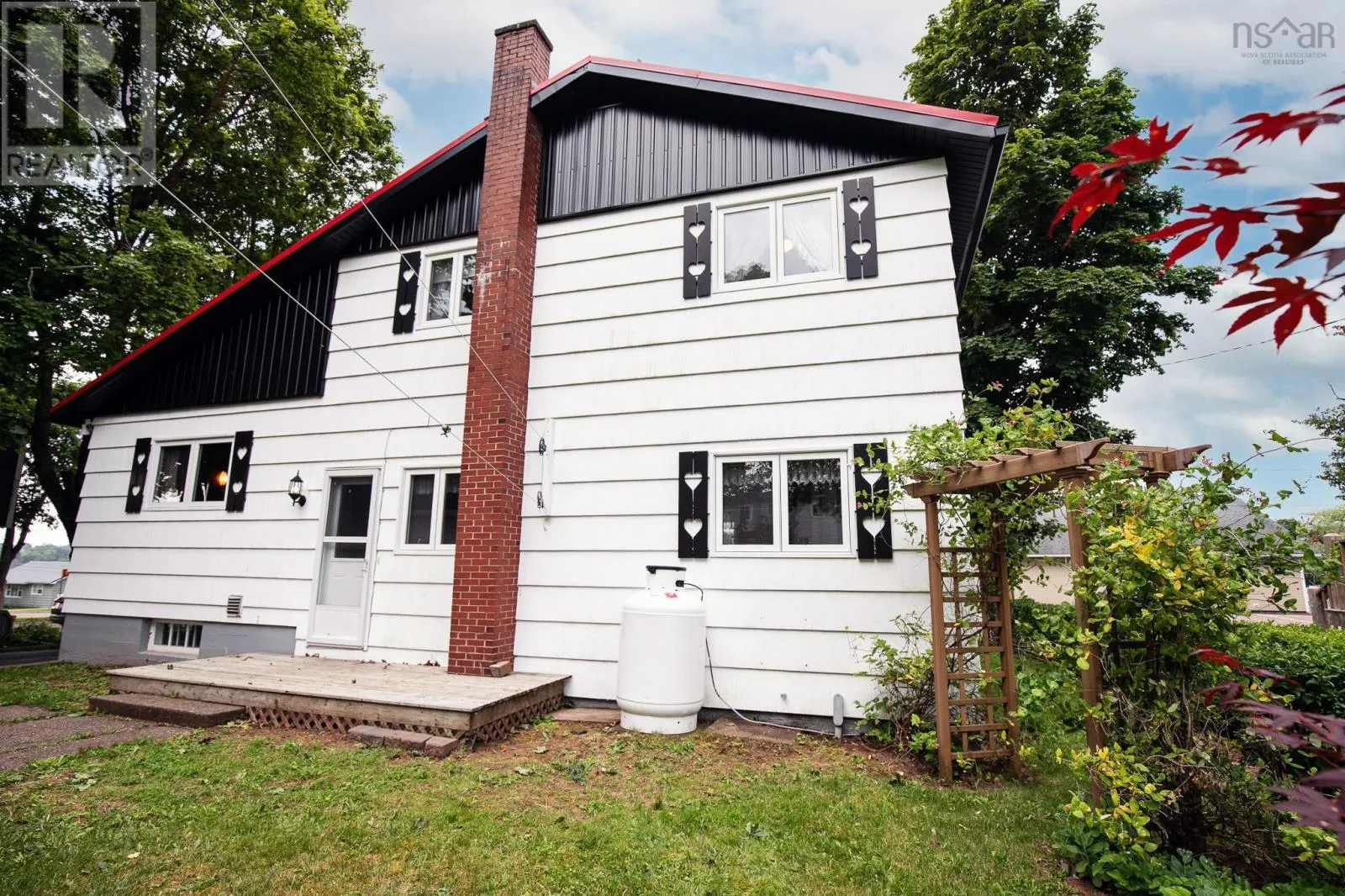8 Allison Avenue