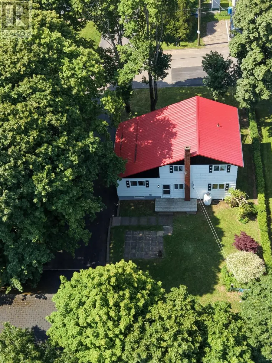 8 Allison Avenue