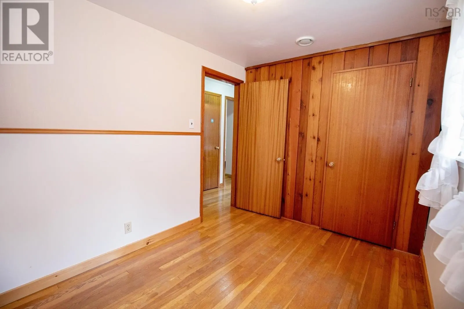 8 Allison Avenue