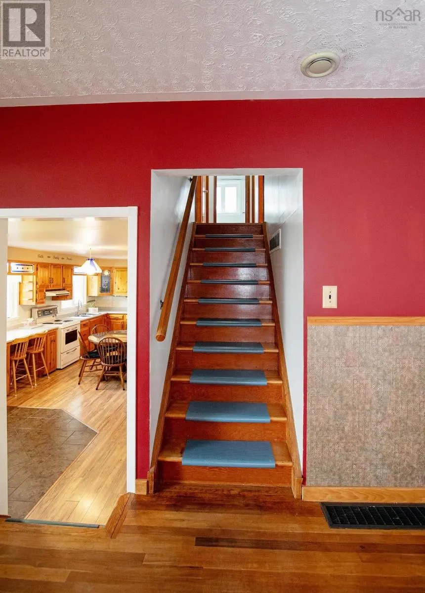 8 Allison Avenue