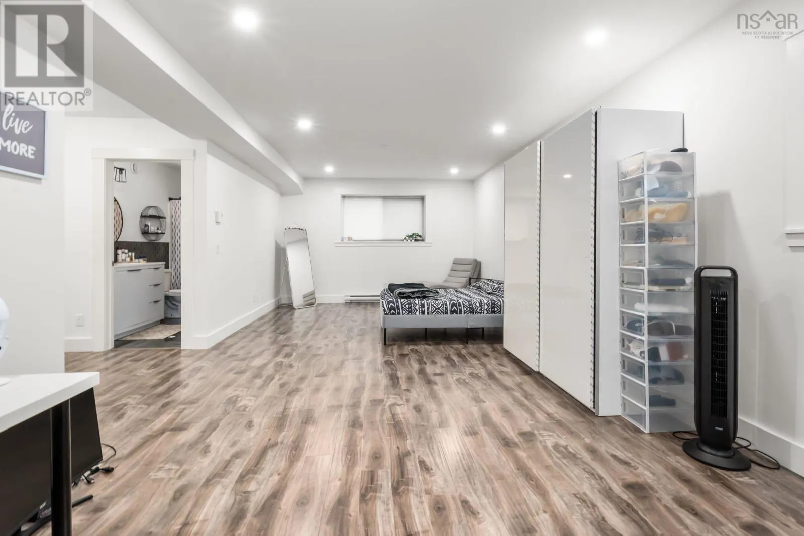 51 Capstone Crescent