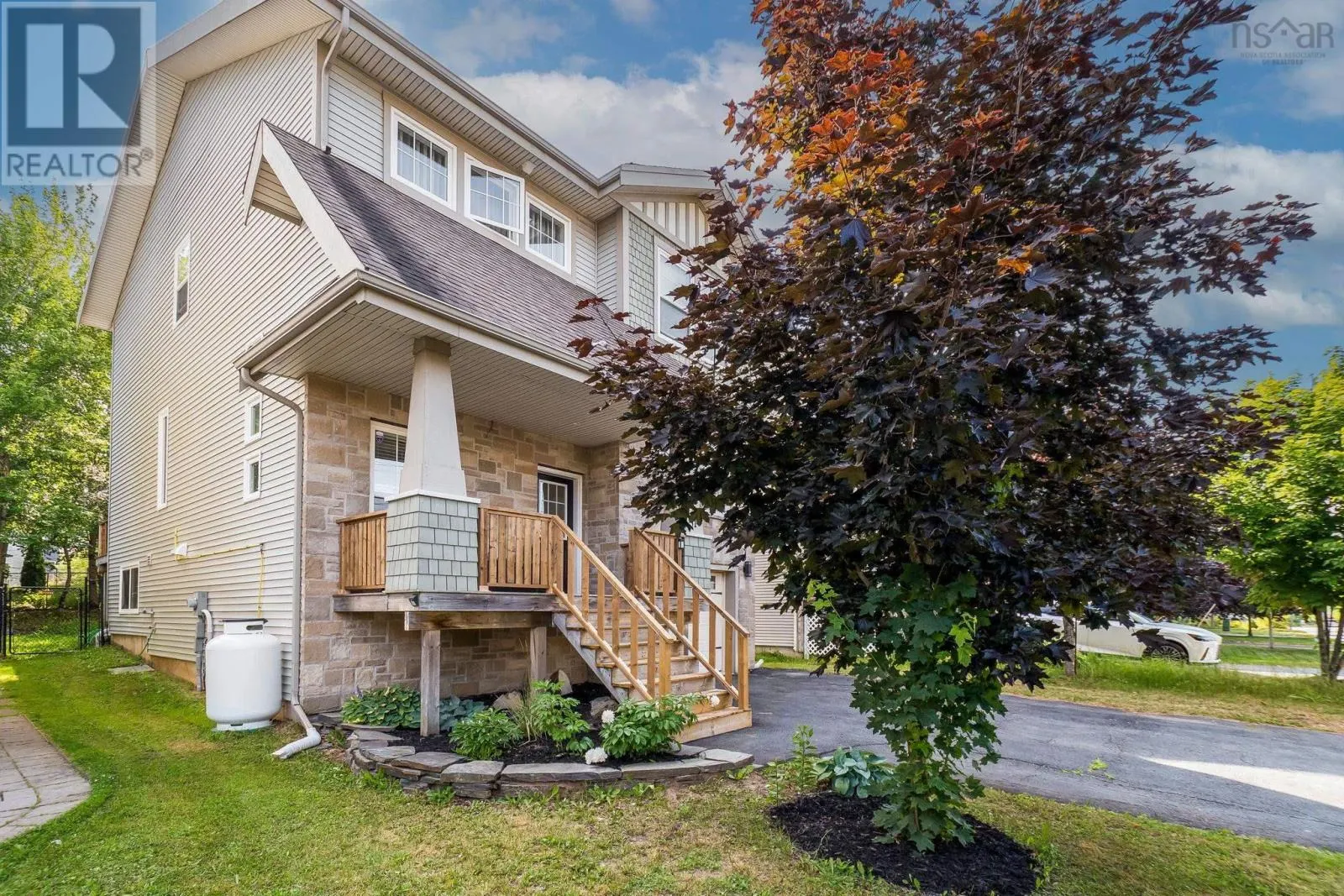51 Capstone Crescent