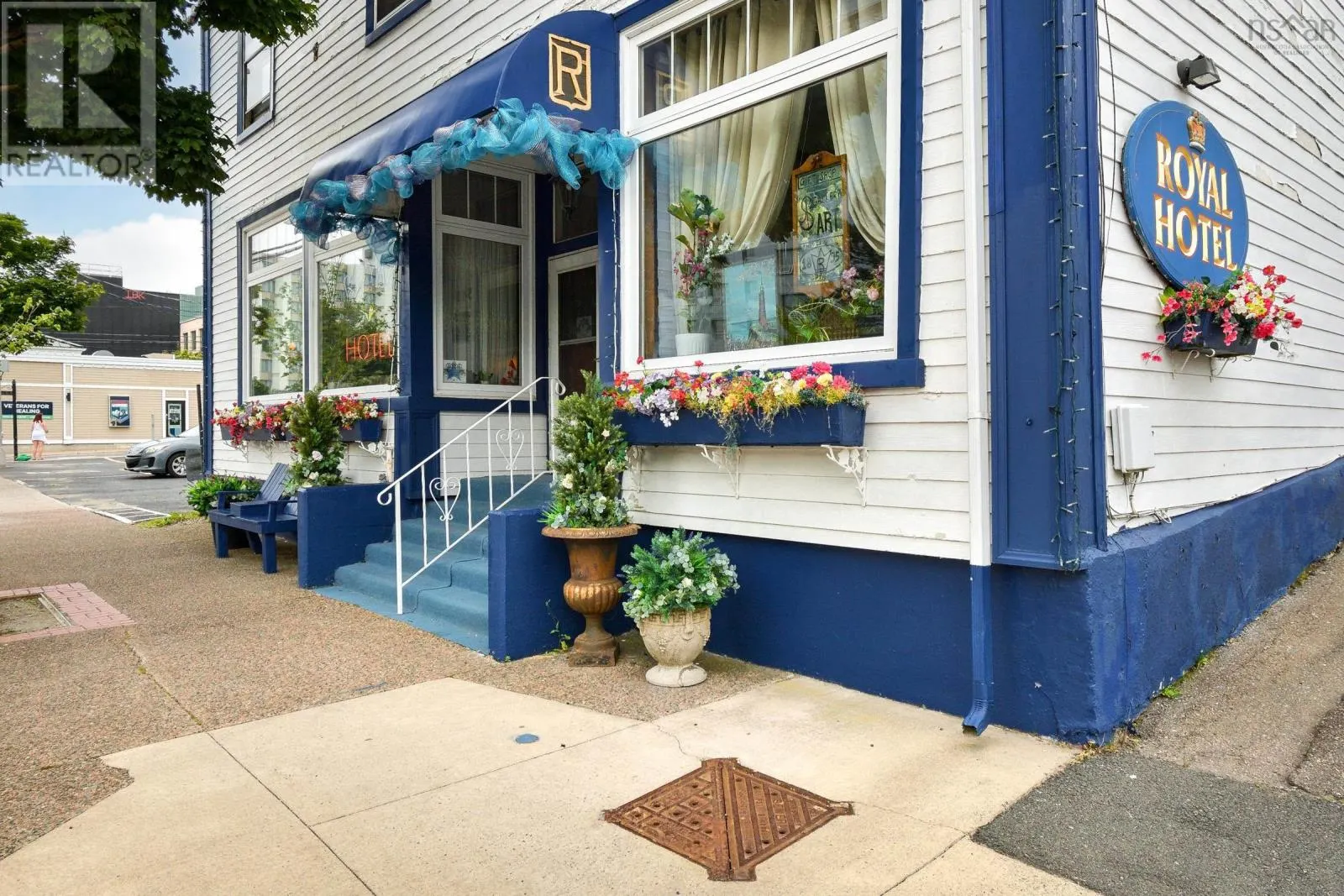 345 Esplanade Street