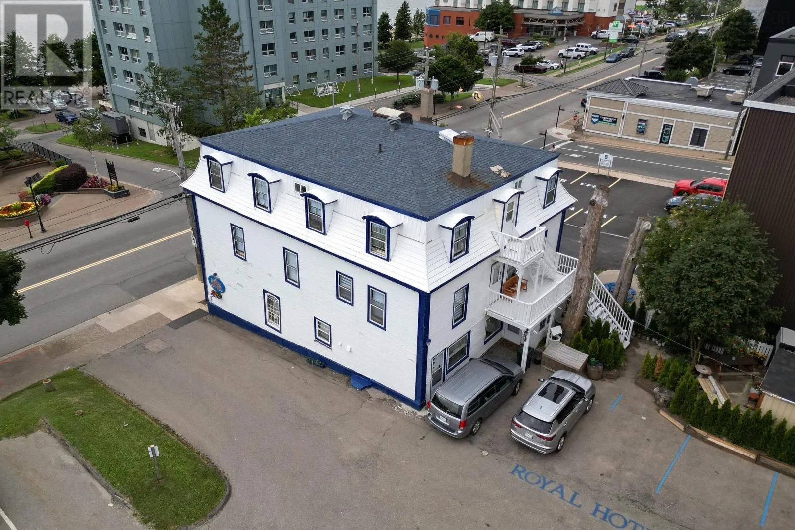 345 Esplanade Street