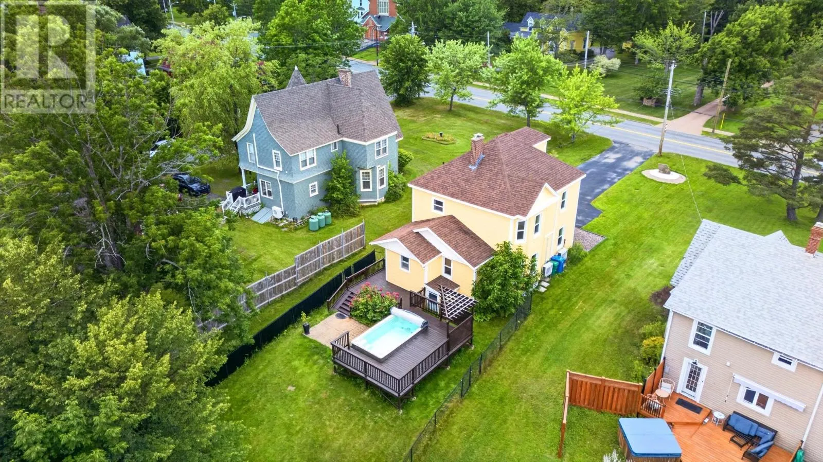 1637 NORTH MAIN Street