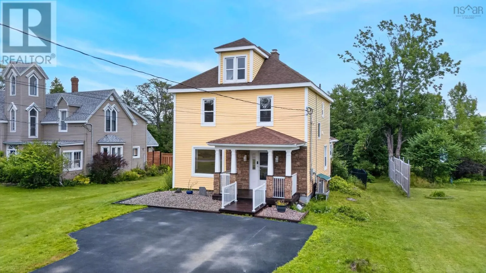 1637 NORTH MAIN Street