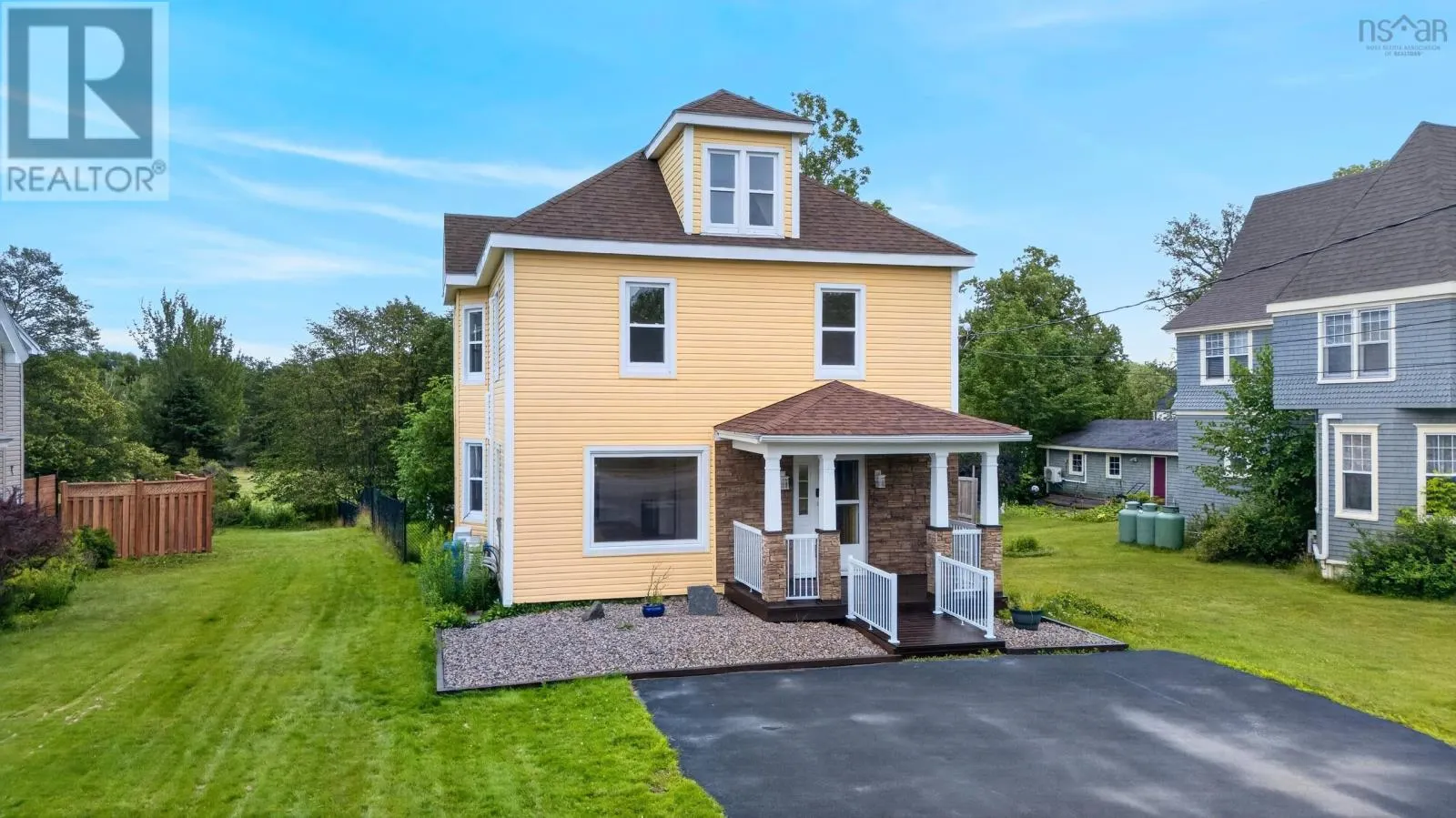 1637 NORTH MAIN Street