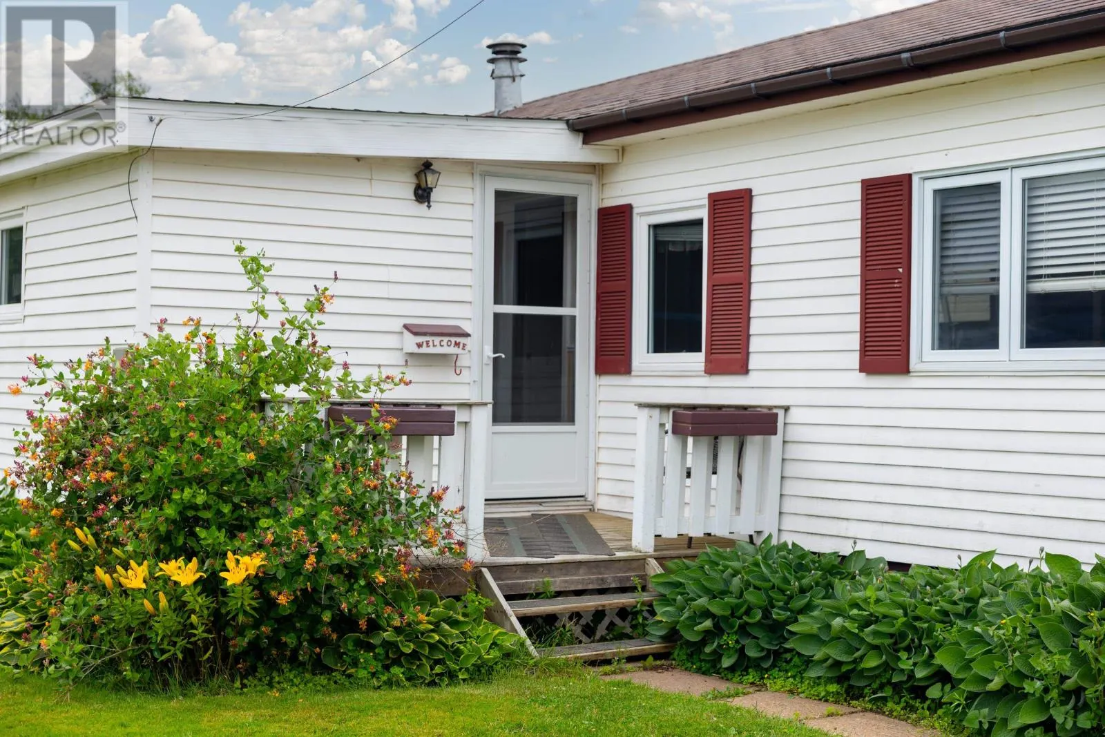 2 Selkirk Avenue