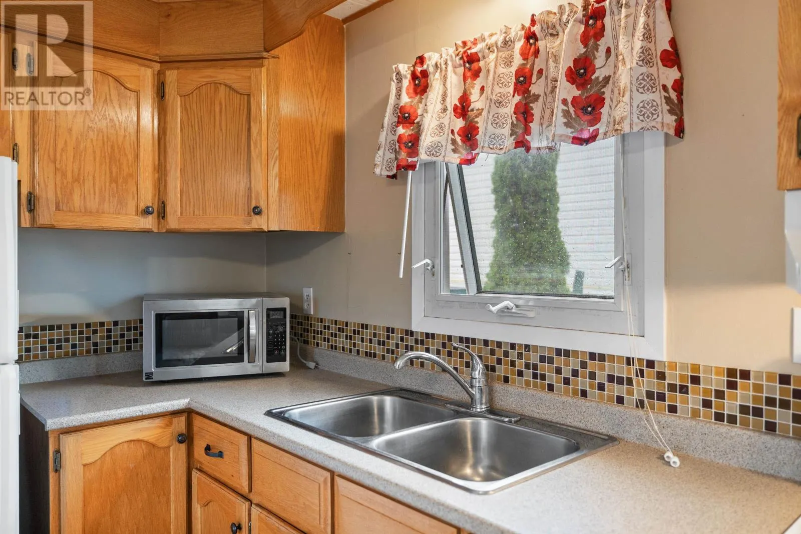 2 Selkirk Avenue
