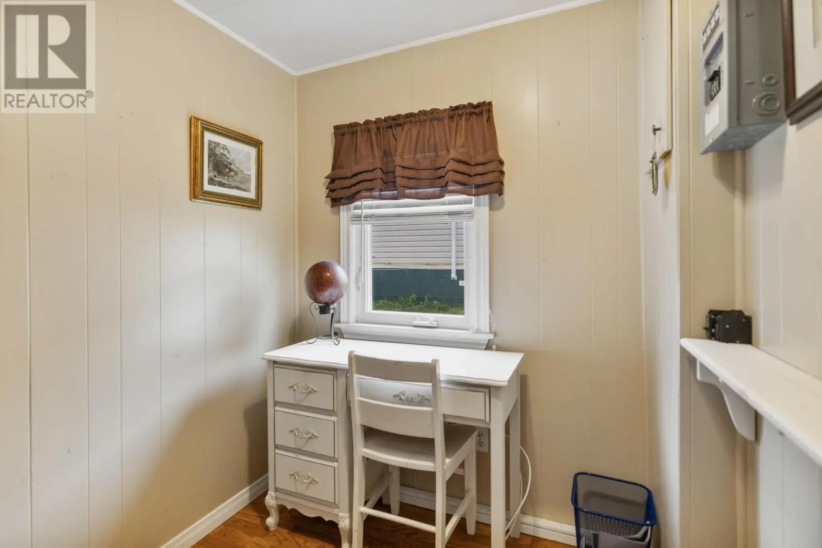 2 Selkirk Avenue