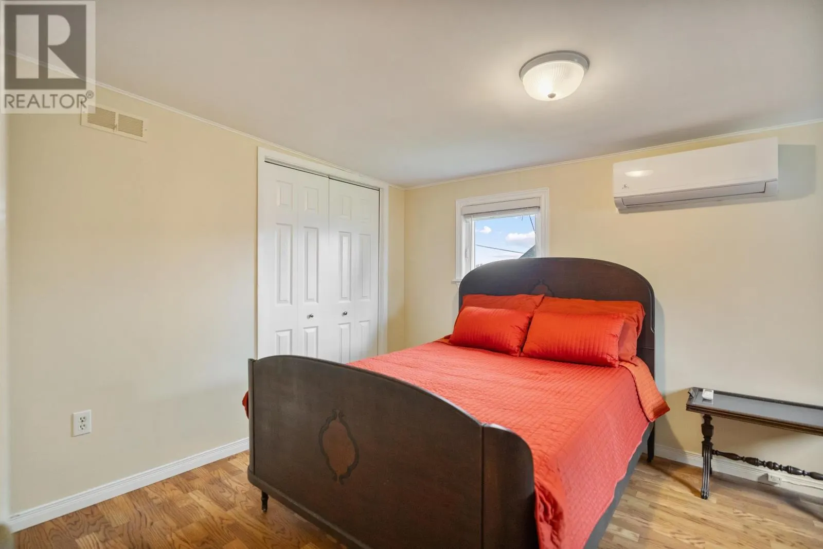 2 Selkirk Avenue