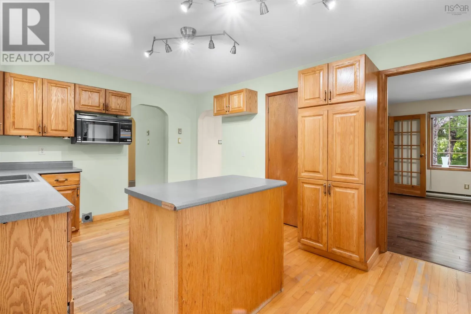 32 Kipawa Crescent