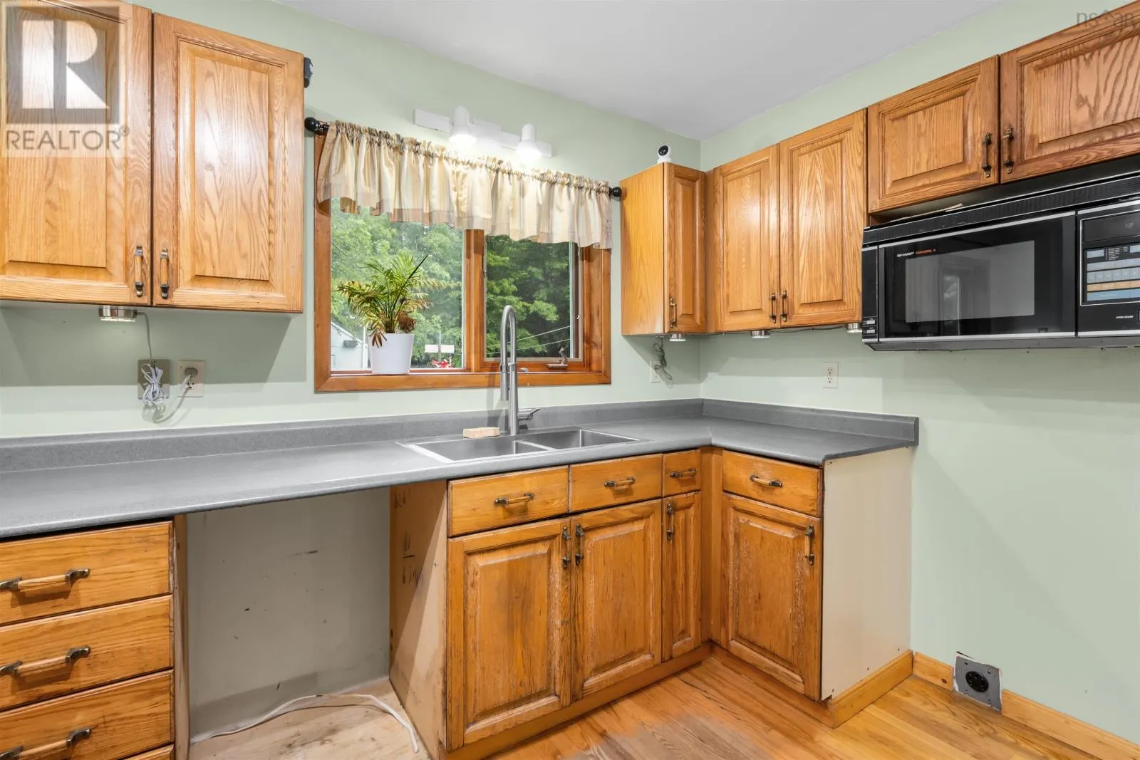 32 Kipawa Crescent