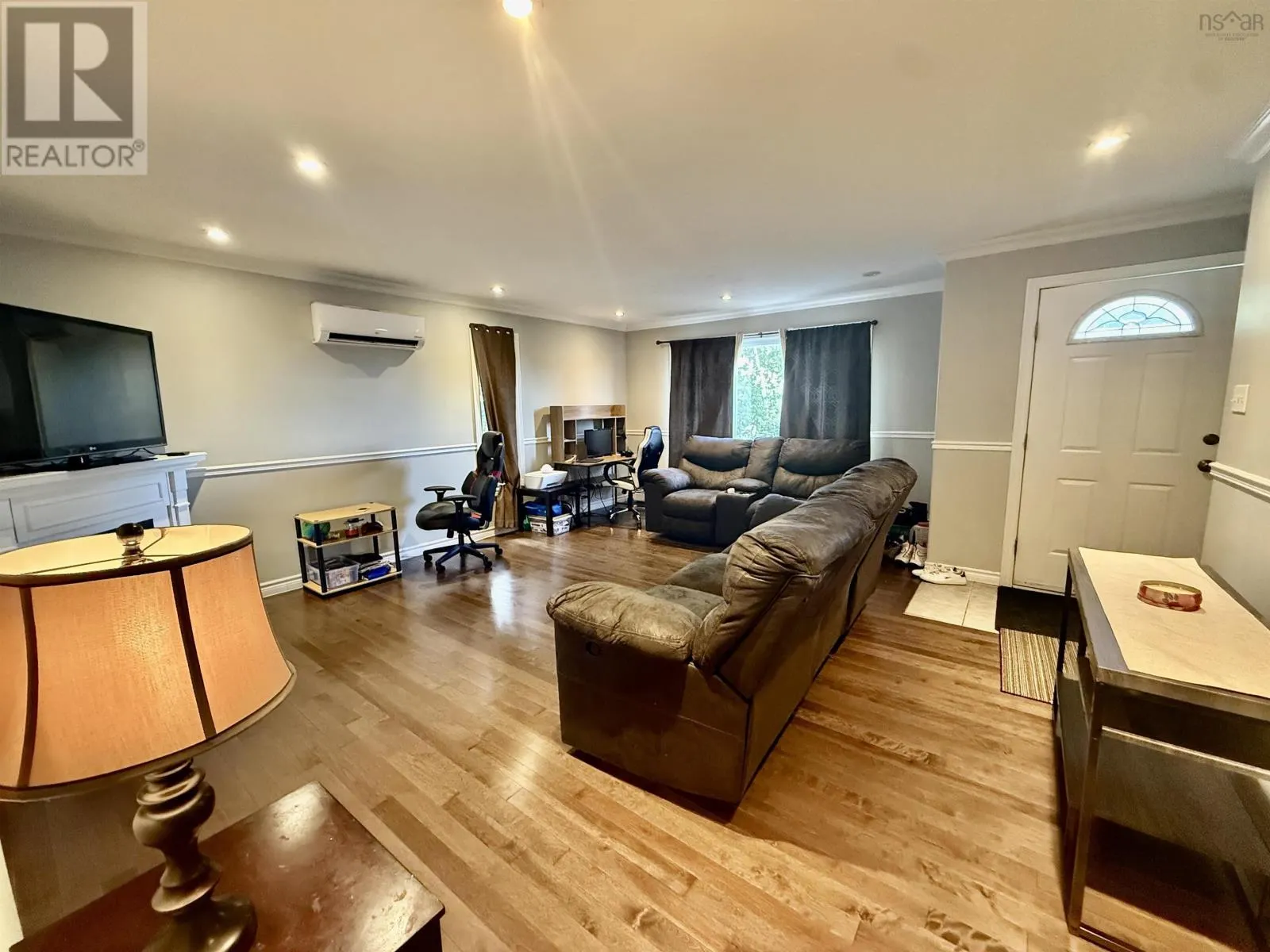6 Beacon Street