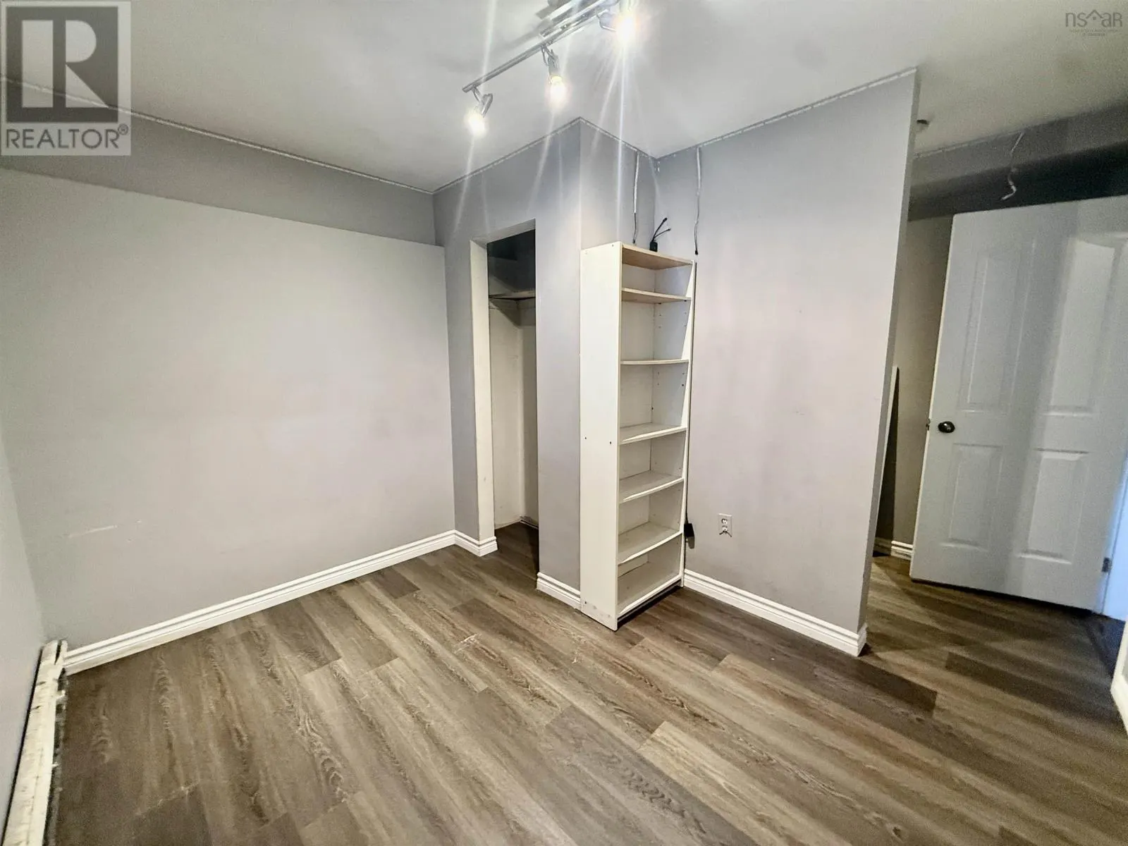 6 Beacon Street